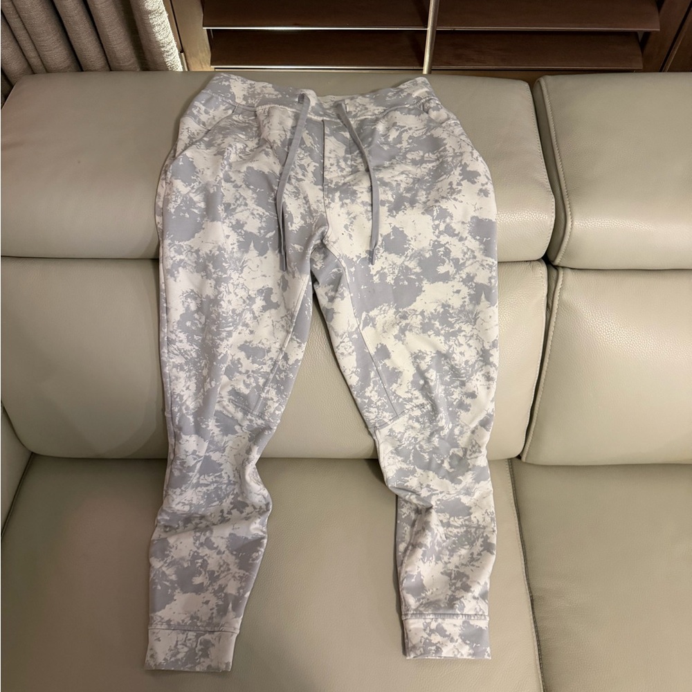 lululemon athletica Gray and White Joggers - Picture 1 of 2